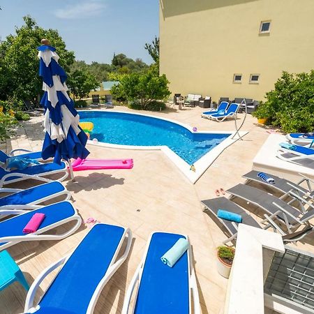 Apartments Petra トロギール エクステリア 写真
